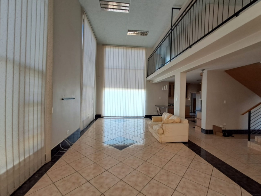 4 Bedroom Property for Sale in Roylglen Gardens Northern Cape